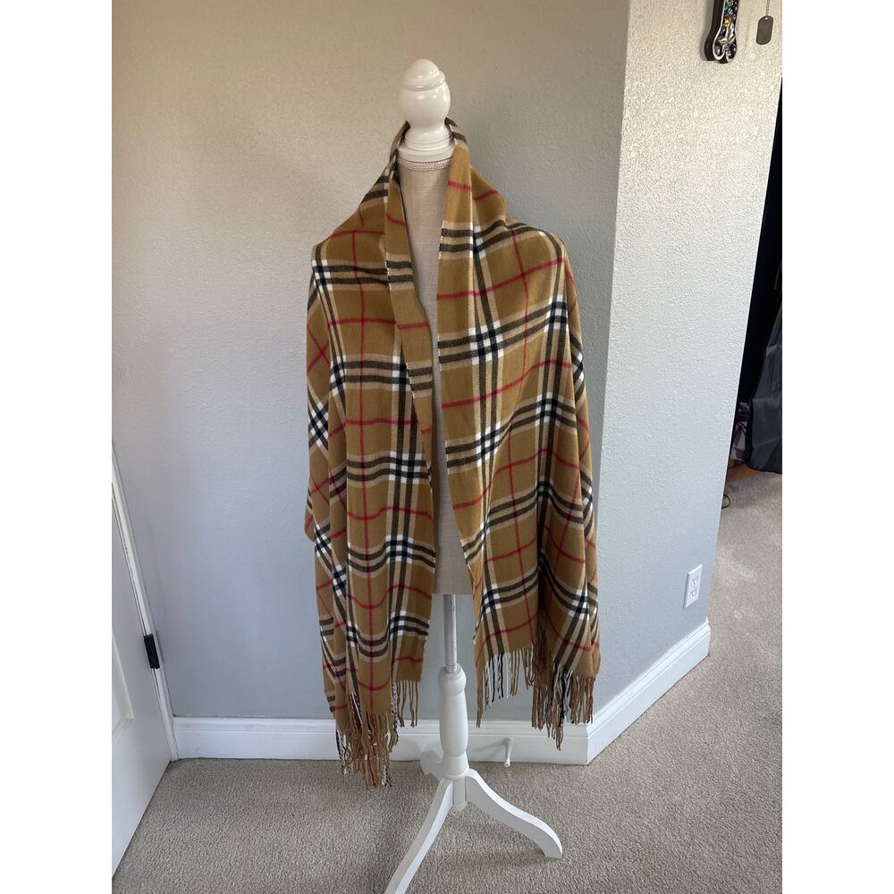 "Burberry Style" Plaid Travel Wrap-OS - Picture 5 of 7